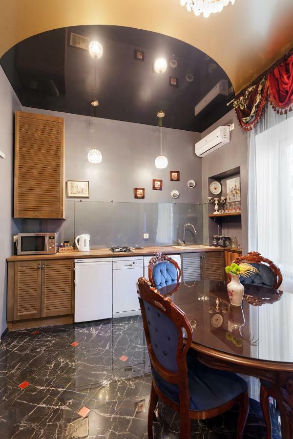 Delux Leopolli Apartments Near Shopping Mall Forum リヴィウ エクステリア 写真
