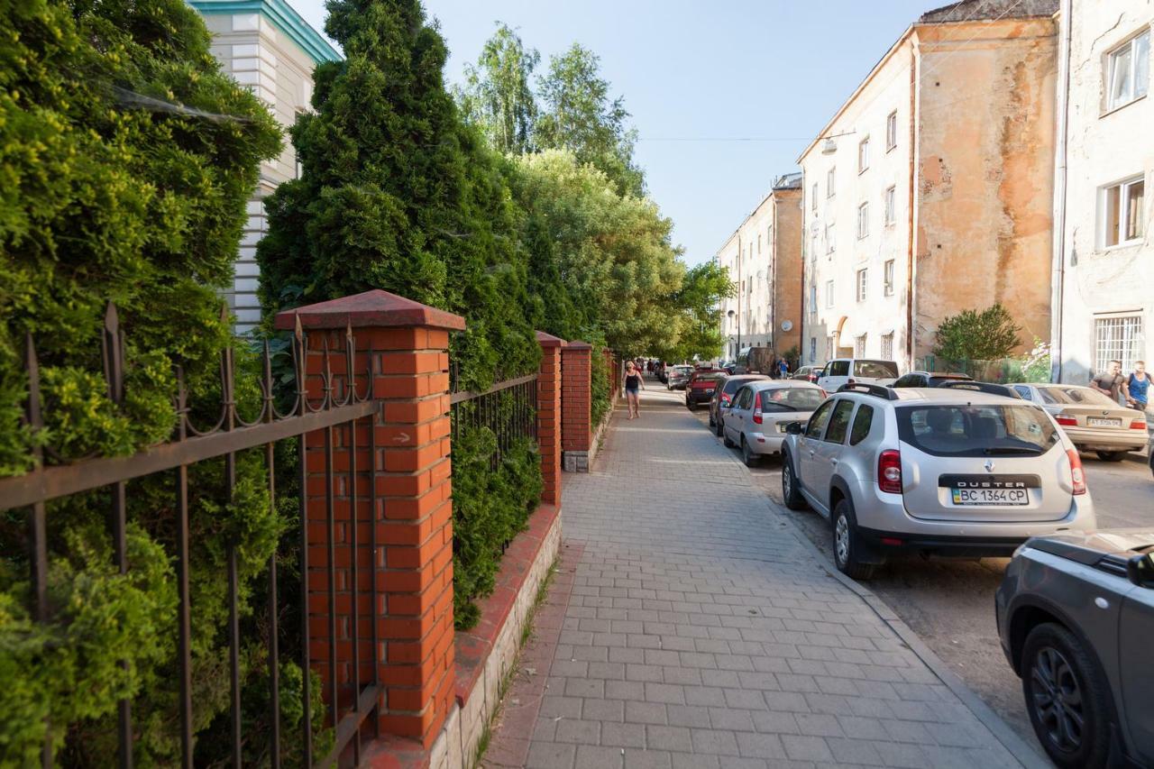 Delux Leopolli Apartments Near Shopping Mall Forum リヴィウ エクステリア 写真