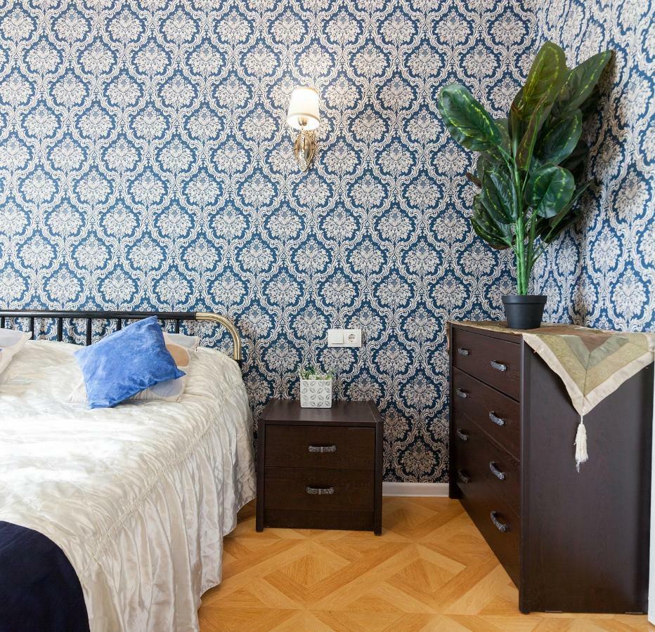 Delux Leopolli Apartments Near Shopping Mall Forum リヴィウ エクステリア 写真
